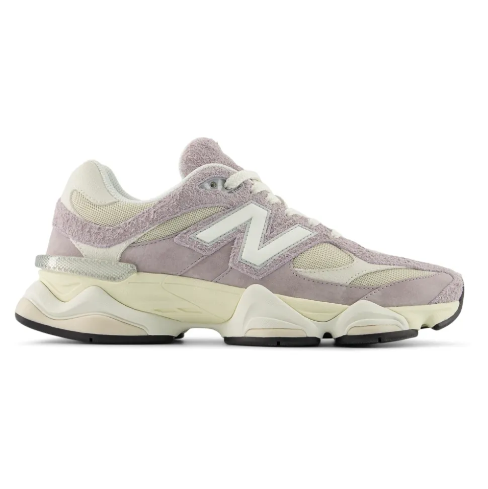 9060 Sneakers