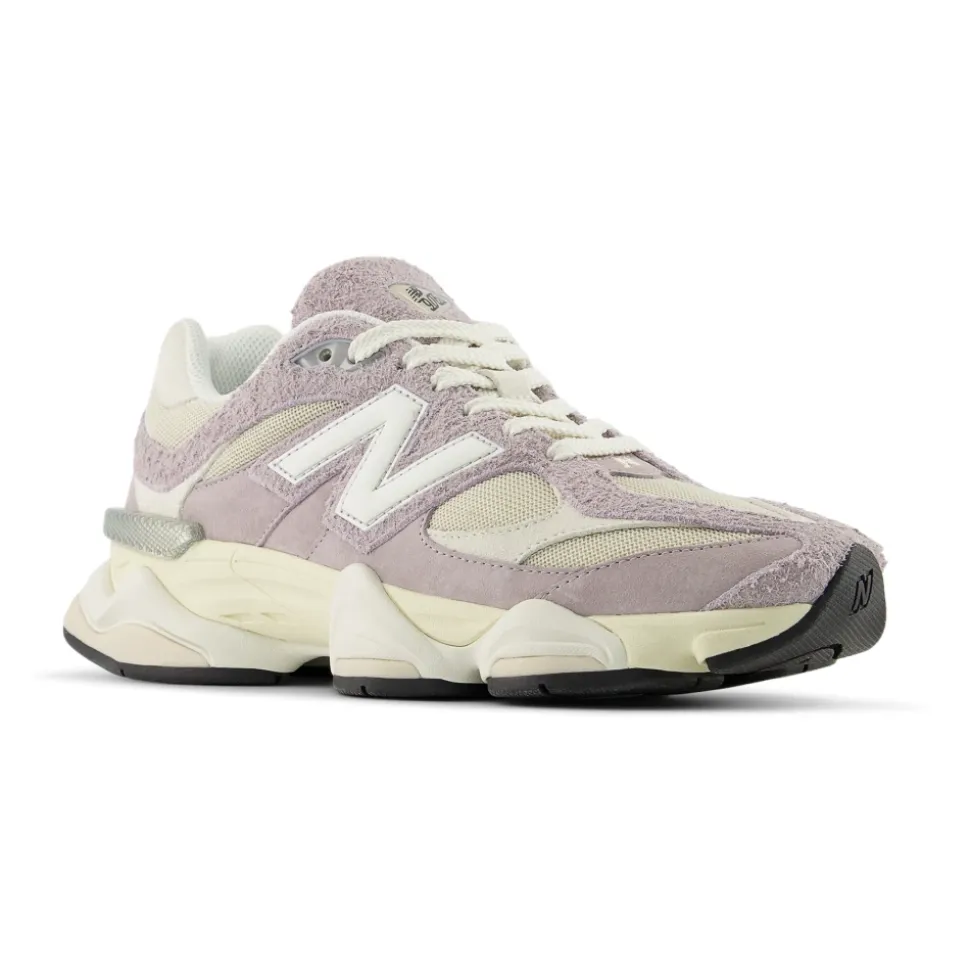 9060 Sneakers