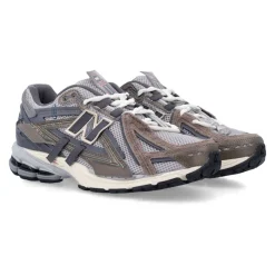 1906A Sneaker