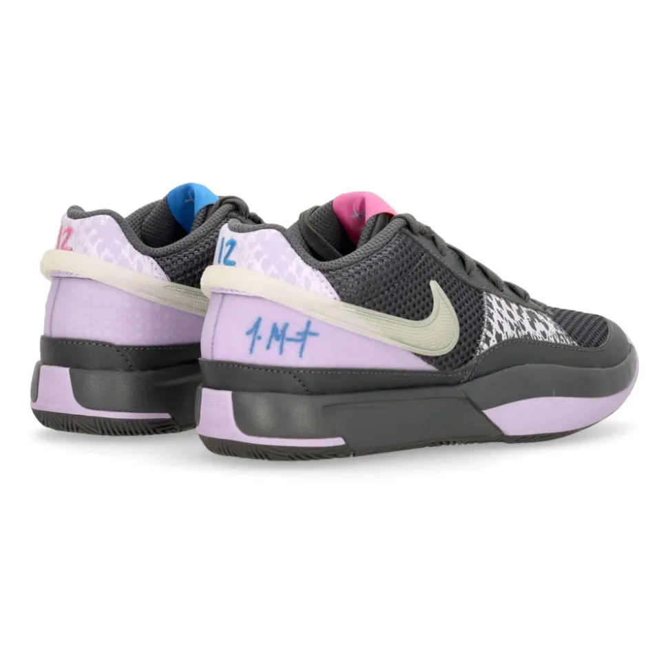 Basketbalschoen met persoonlijke touch