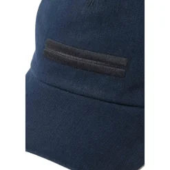 Caps