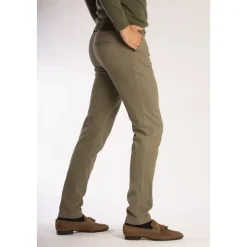 Chinos