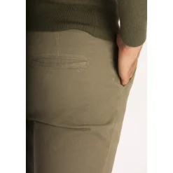 Chinos