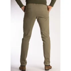 Chinos