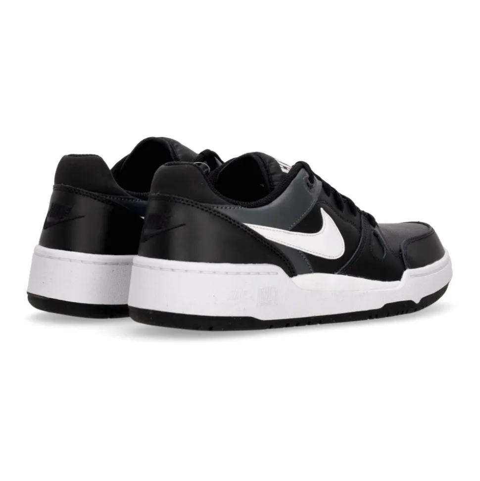 Classic Low Top Sneaker