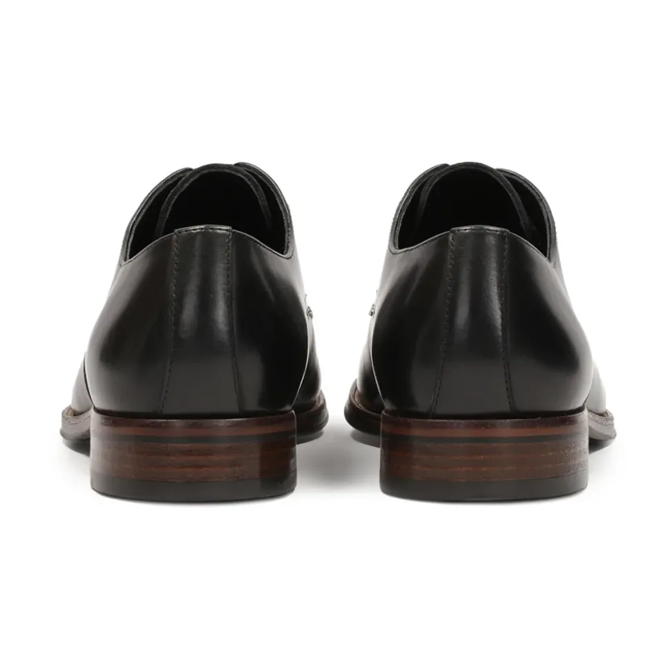 Elegante zwarte herenschoenen voor pak