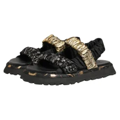 Flats Sandalen