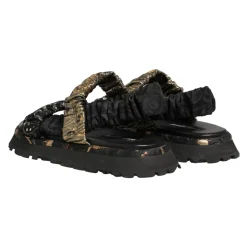 Flats Sandalen