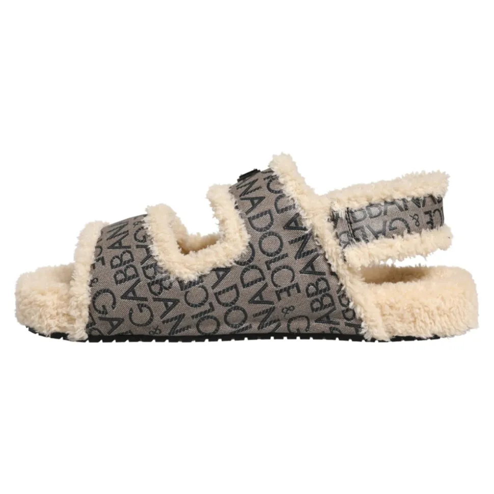 Flats Sandalen