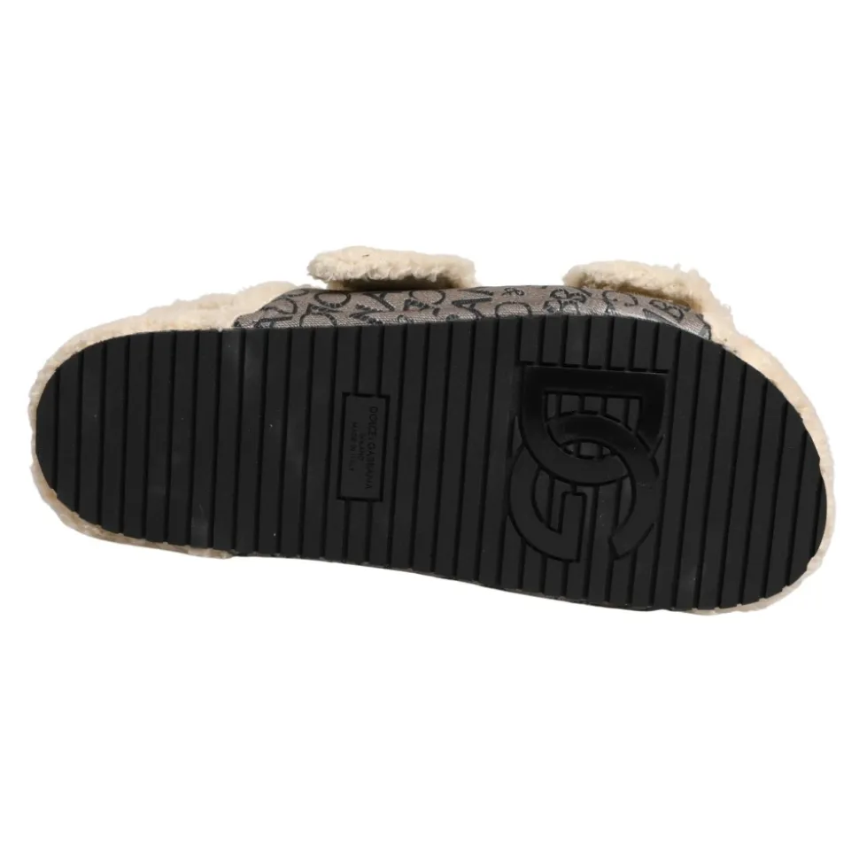 Flats Sandalen