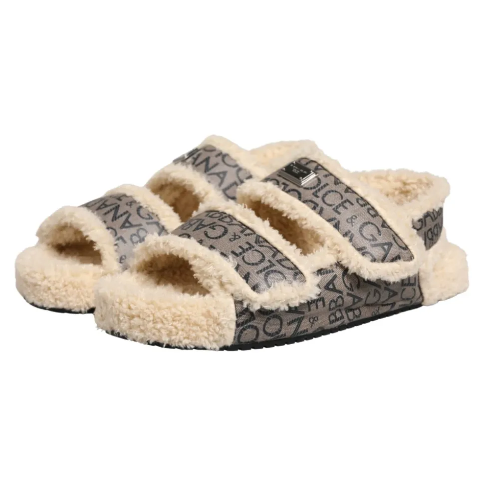 Flats Sandalen