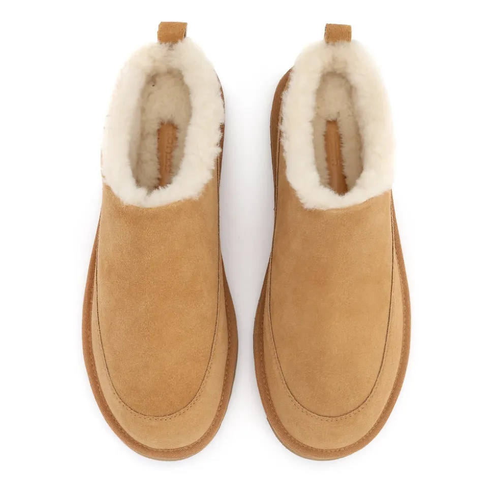 Kazar Studio Lichtbruine slippers met schapenwol