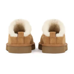 Kazar Studio Lichtbruine slippers met schapenwol