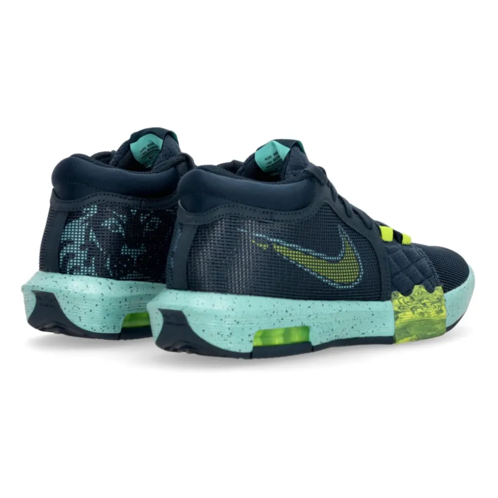 LeBron Witness VIII Basketballschoen