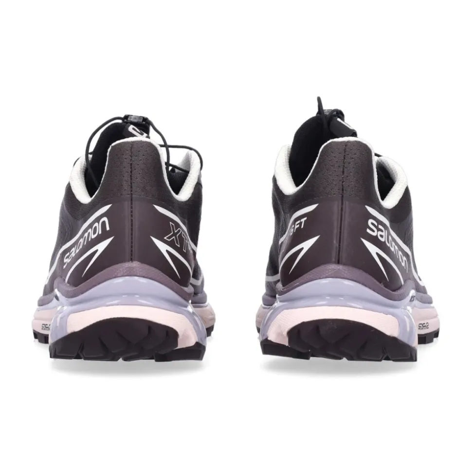 Low-Top Sneaker