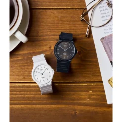 MQ-24B-7BEF Klassiek Analoog Horloge
