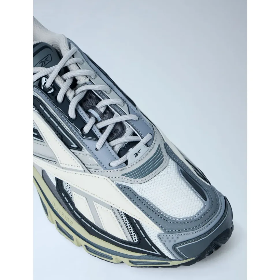 Premier Road Ultra Sneakers