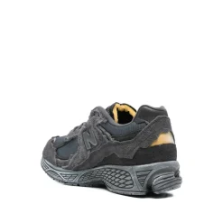 2002R Protection Pack Sneaker