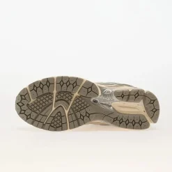 1906R Lifestyle Sneaker