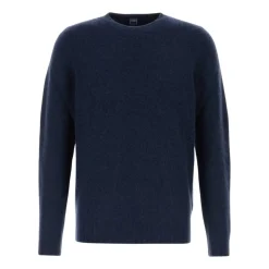 Rondgebreide kleding
