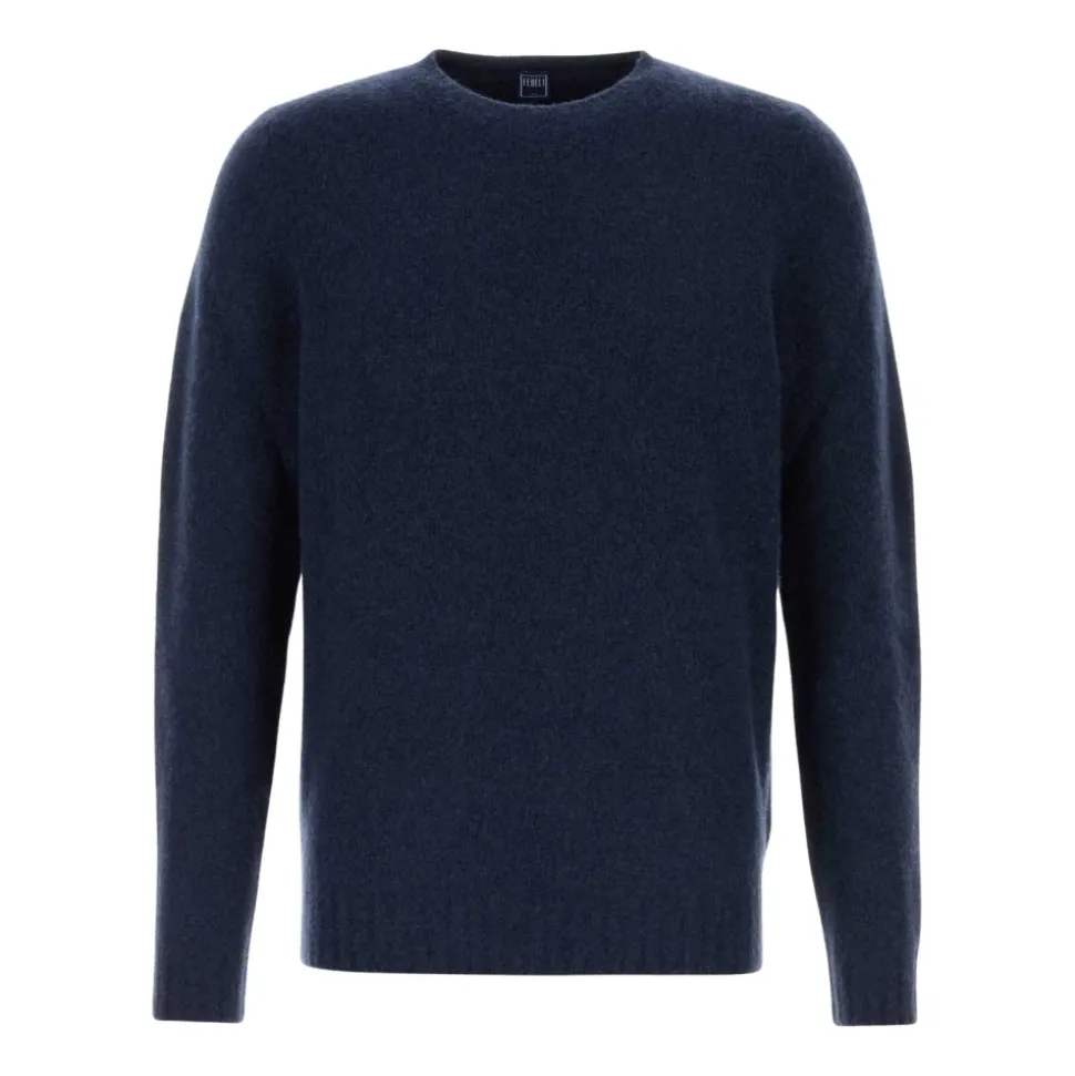 Rondgebreide kleding