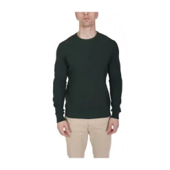 Rondgebreide kleding