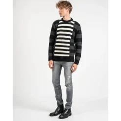 Round-neck Knitwear
