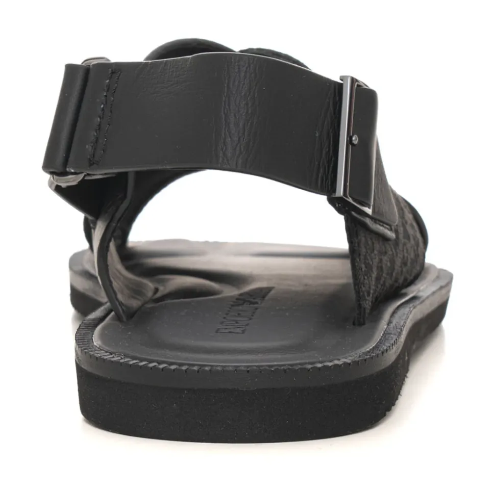 Sandalen met gekruiste bandjes