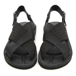 Sandalen met gekruiste bandjes