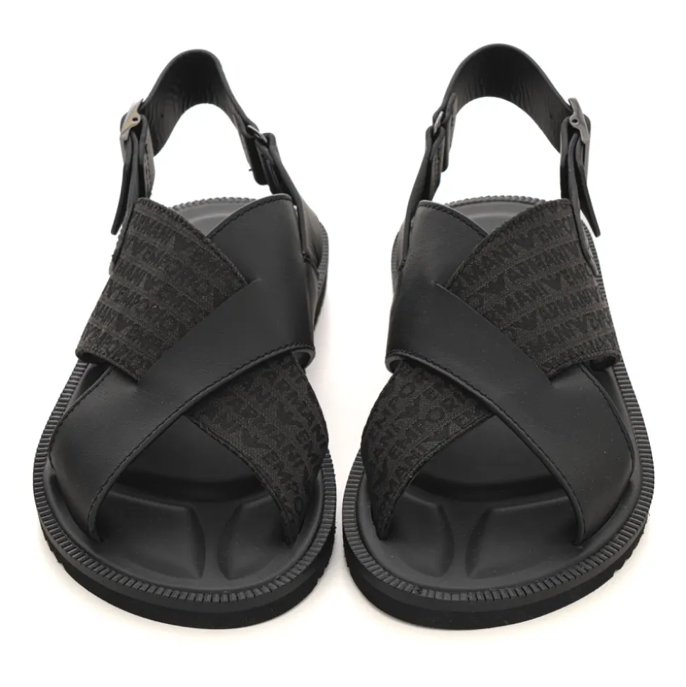 Sandalen met gekruiste bandjes