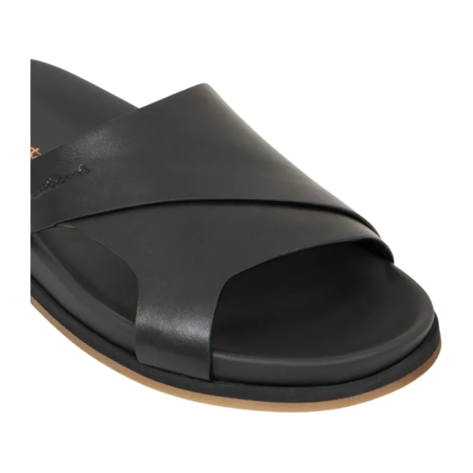 Sandalen met gekruiste bandjes