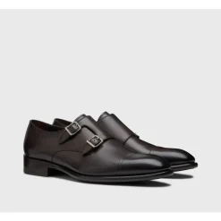Schoen met dubbele gesp