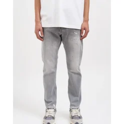 Slim Twist Jeans