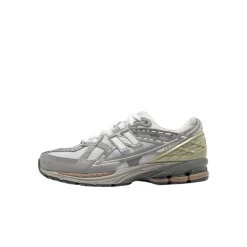 1906 Sneaker