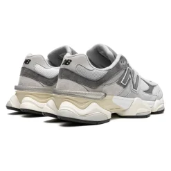9060 Sneakers