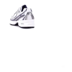 740 Sneakers