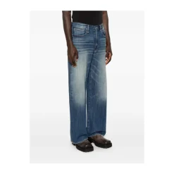 Straight Jeans