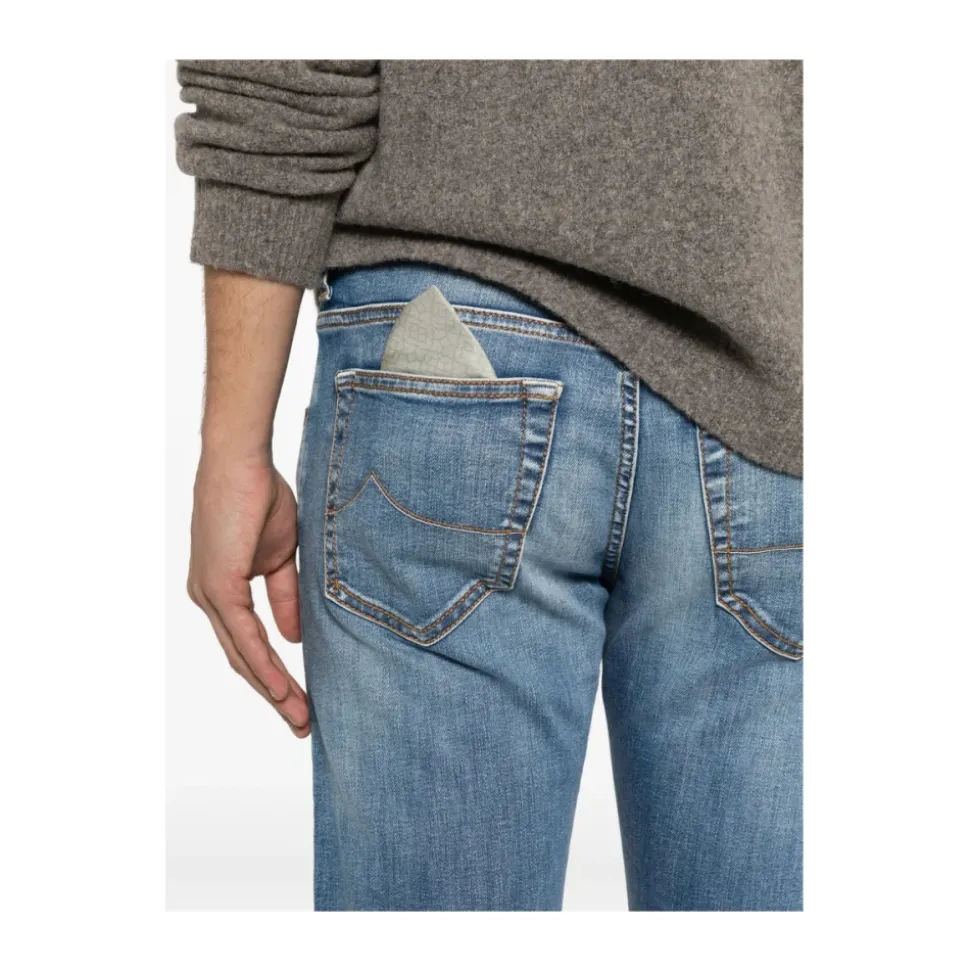 Straight Jeans