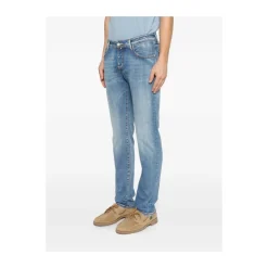 Straight Jeans