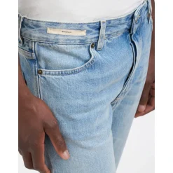 Straight Jeans
