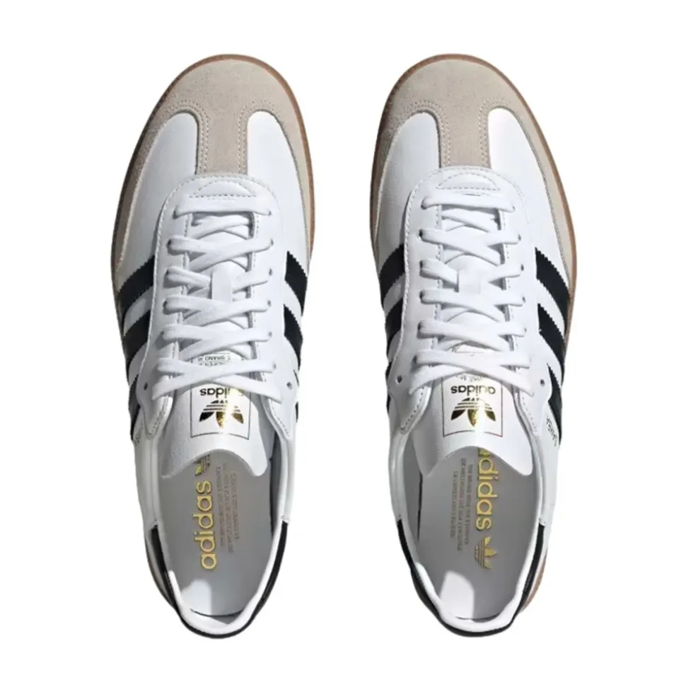 Suède sneakers met gouden logo