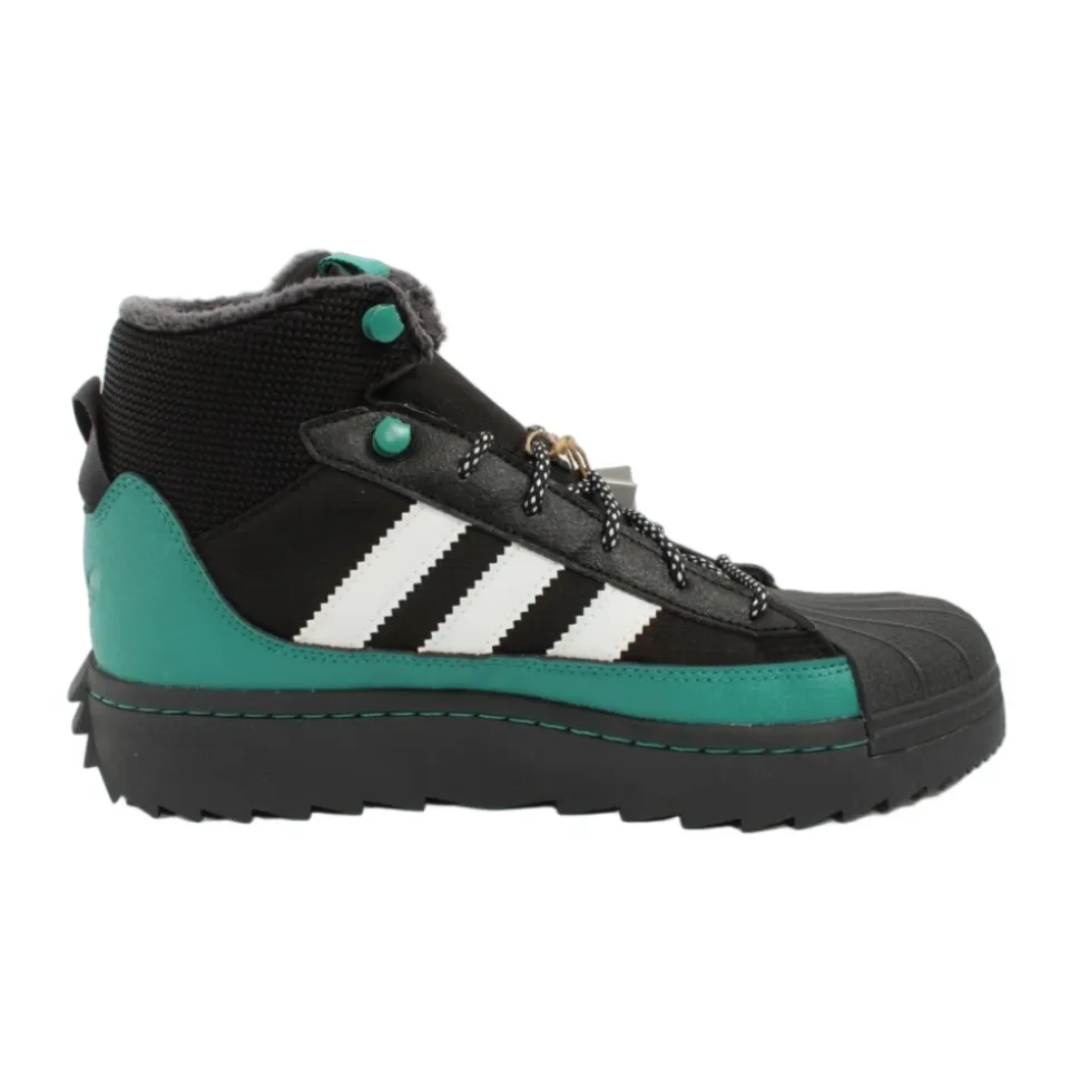 Superstar Winter Trek