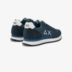 Tom Solid Sneaker