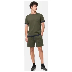 T-shirt + Korte broek