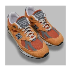 991v2 Sneakers