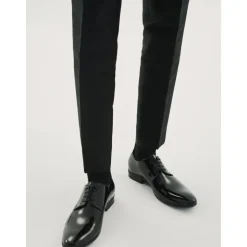Zwarte formele herenschoenen.Dit product valt klein uit.